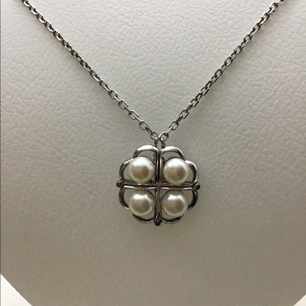 Reversible necklace